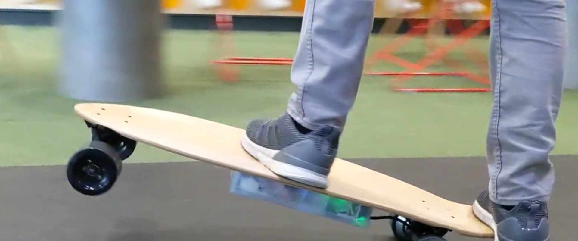 Electric vs Manual Skateboard: What You Need to Know